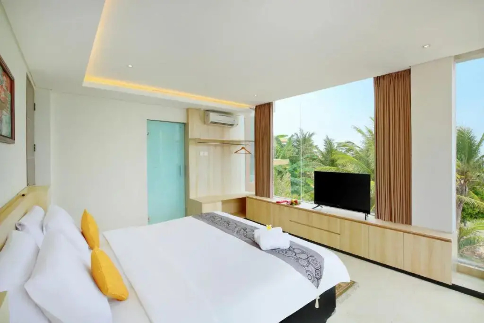 Royal Ocean View Beach Resort