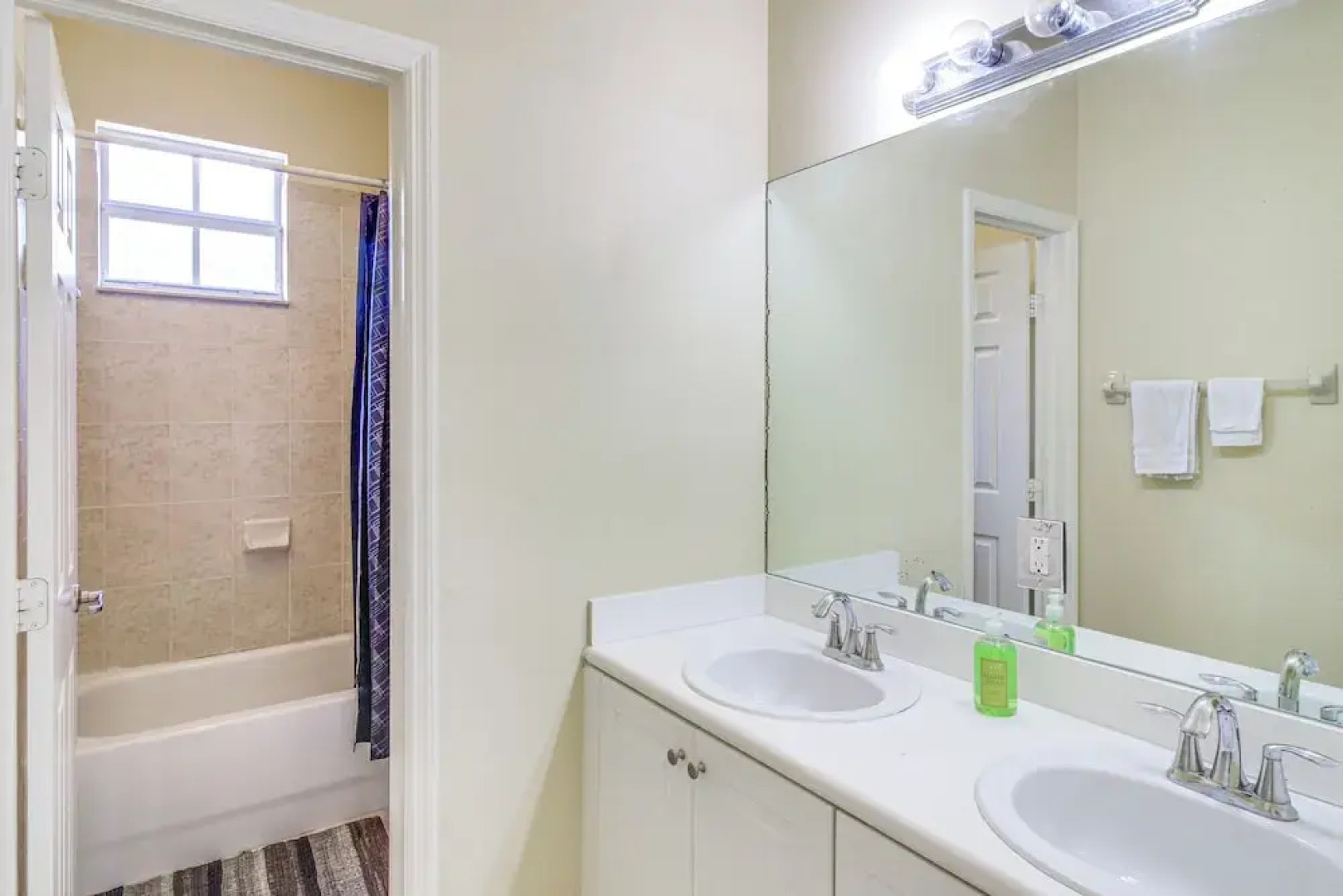 Yard w/ Lake View: Remote Working Hub in Homestead