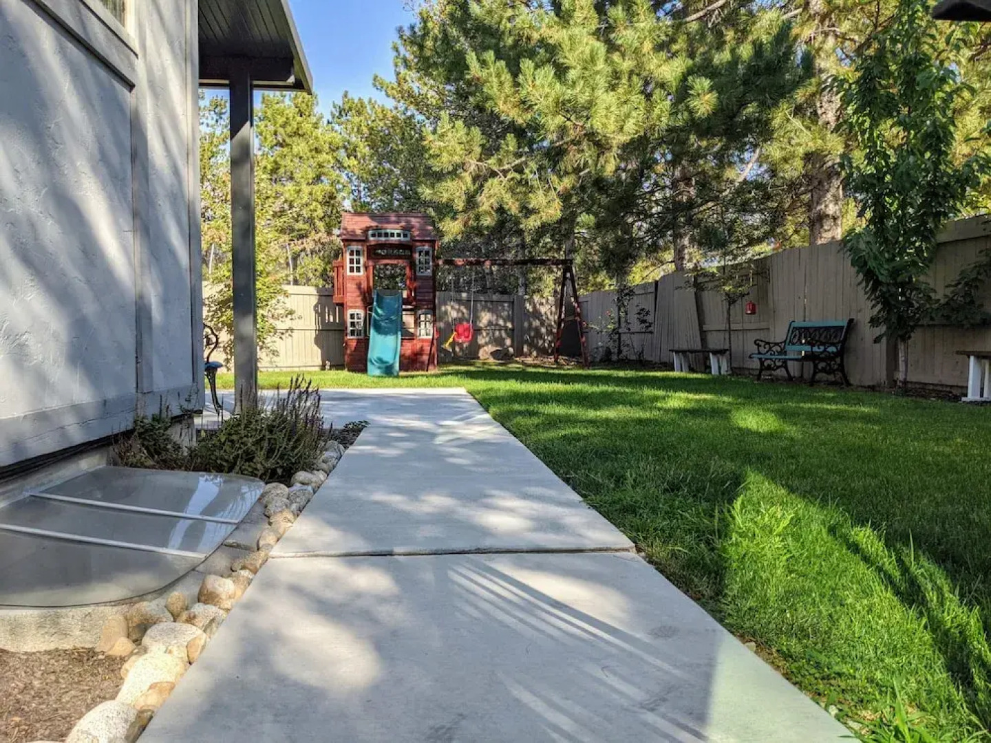 Private Apartment Suite Near World-class Skiing