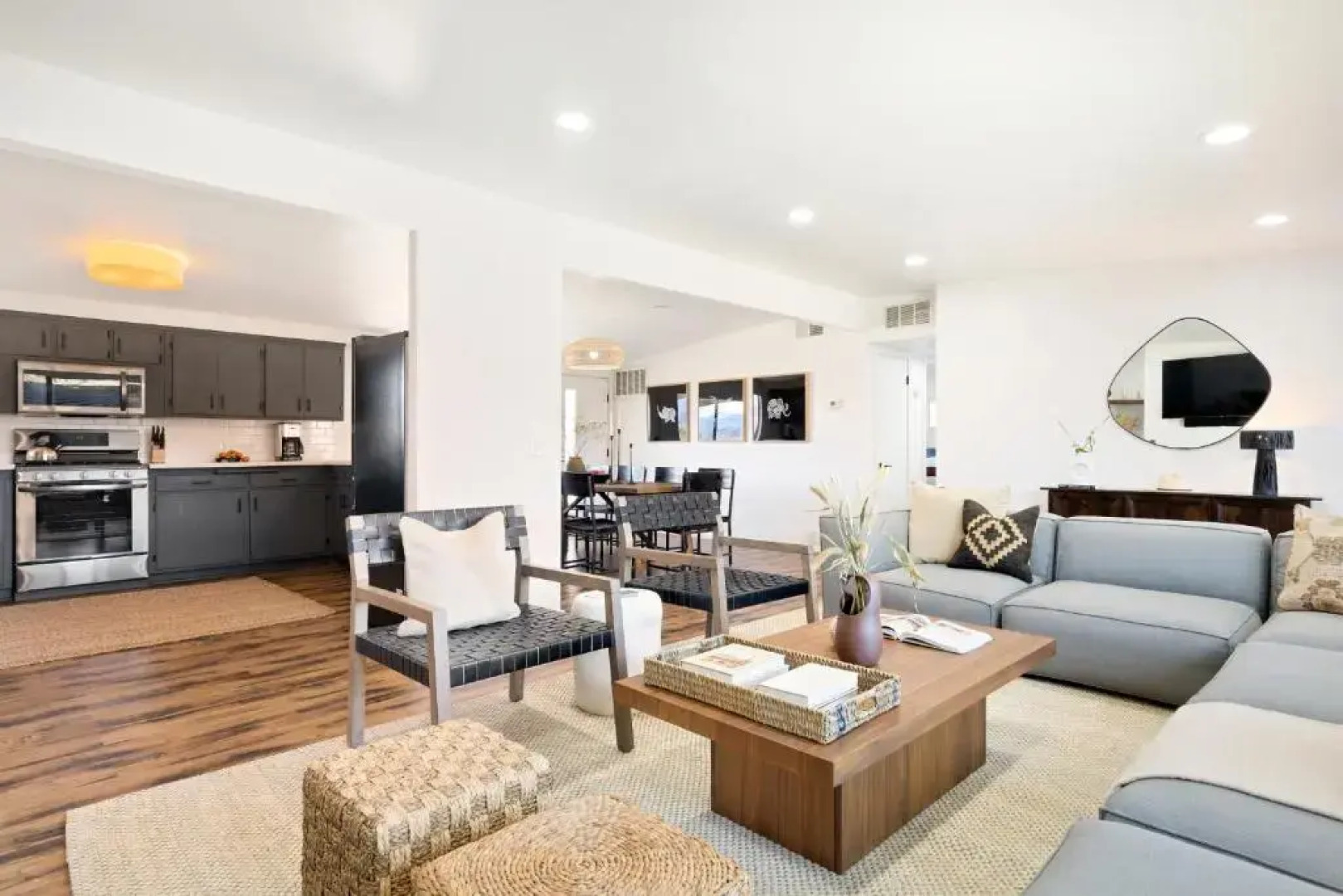 Acacia By Avantstay - Modern J Tree Escape w Cowboy Pool, Fire Pit, Ping Pong & Pool Table