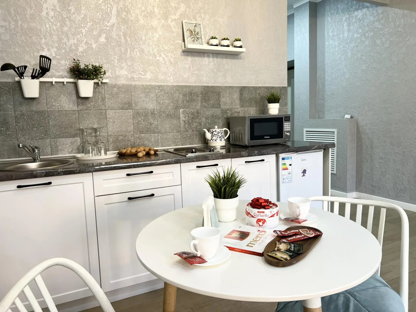 Live (Лайв) на улице Камзина 41/3