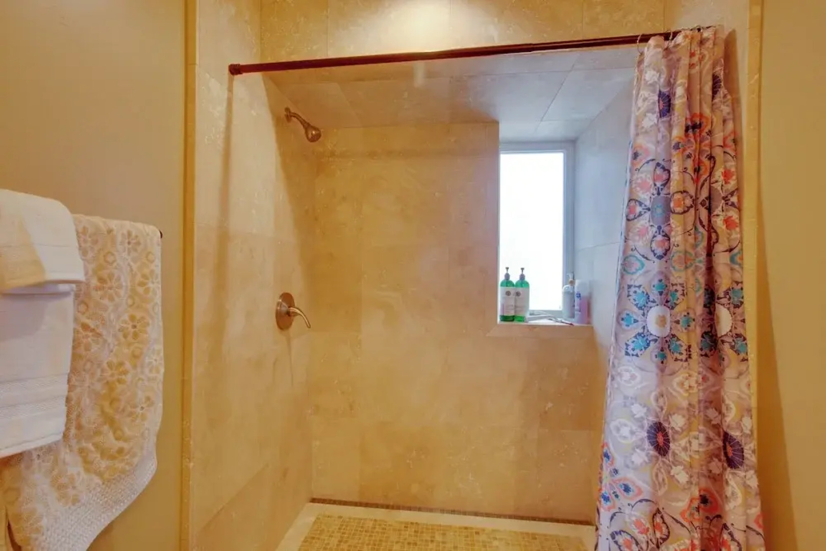 Lovely Belmont Apartment w/ Stunning Views!