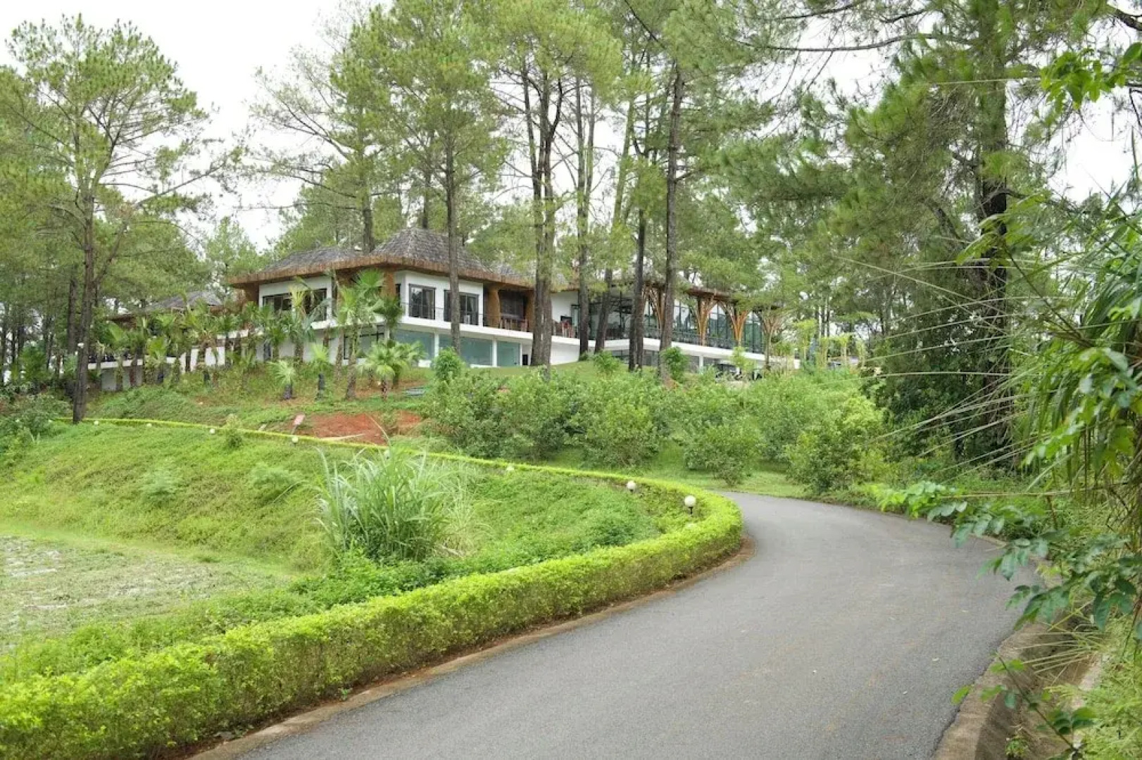 Phoenix Moc Chau Hotel