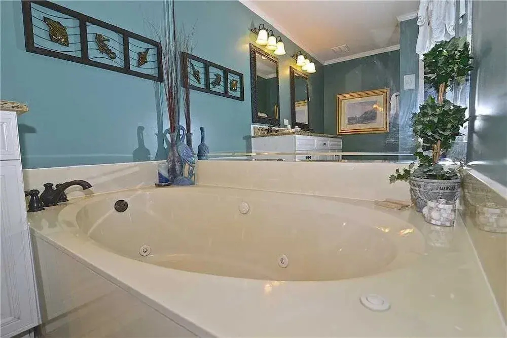 Broadmoor 1203
