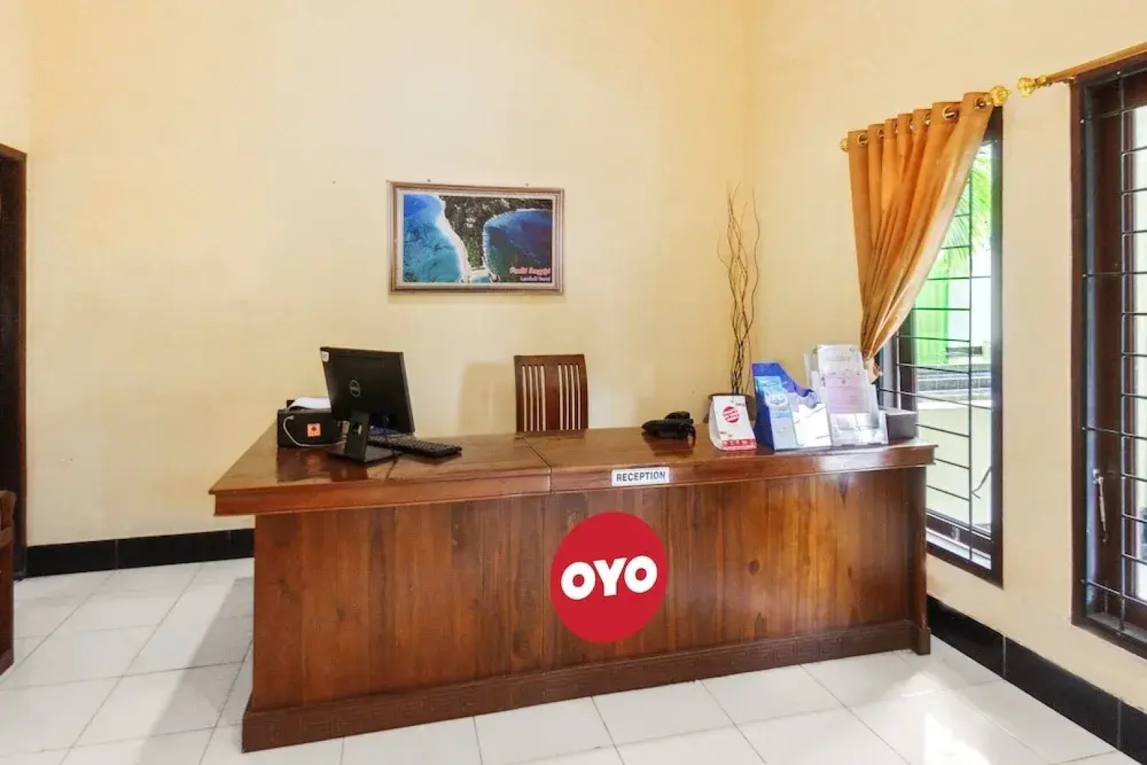 Capital O 93391 Golden Manggis Hotel Near SMKN 1 Lingsar