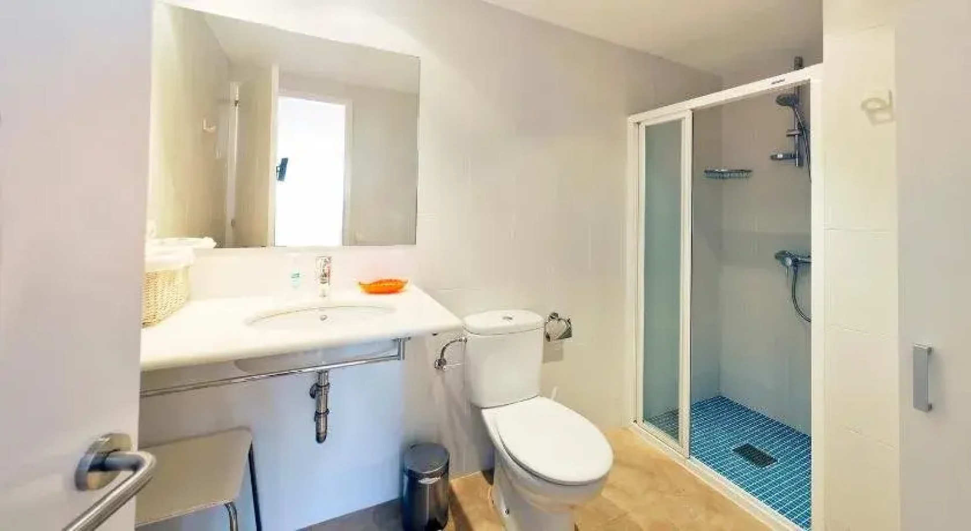 LHeretat, Hotel i Apartaments