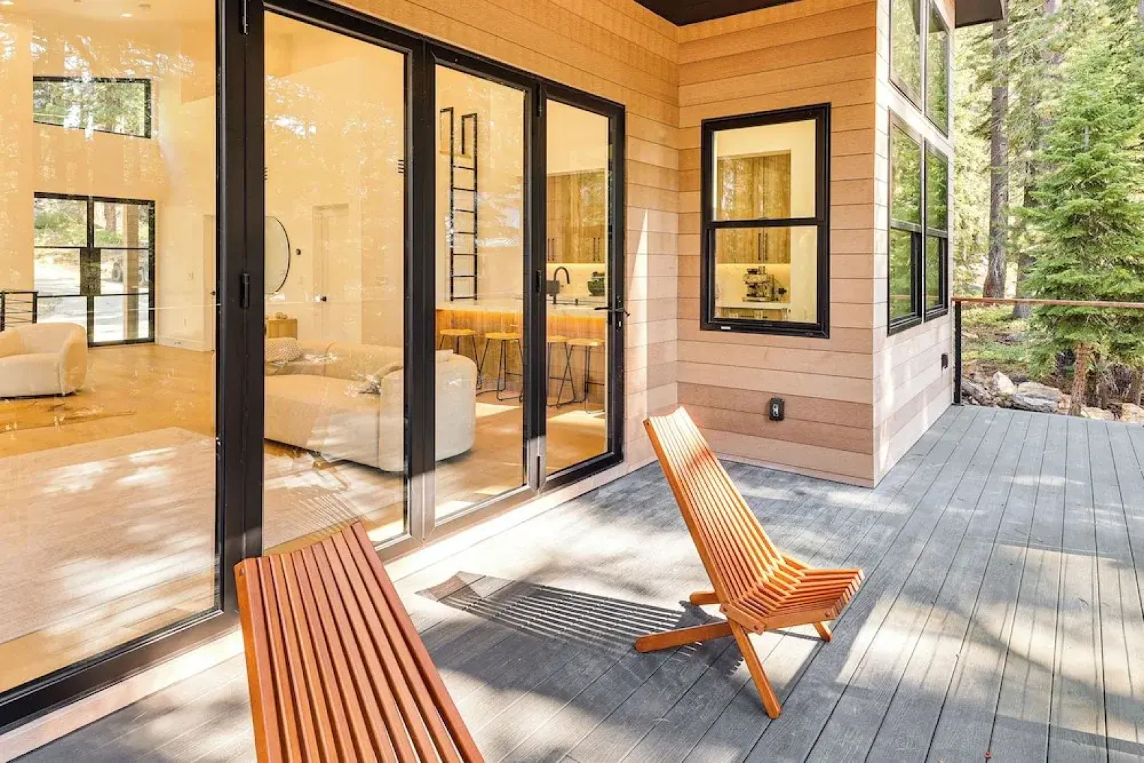 4 Mi to Soda Springs Resort: Hot Tub Hideaway!