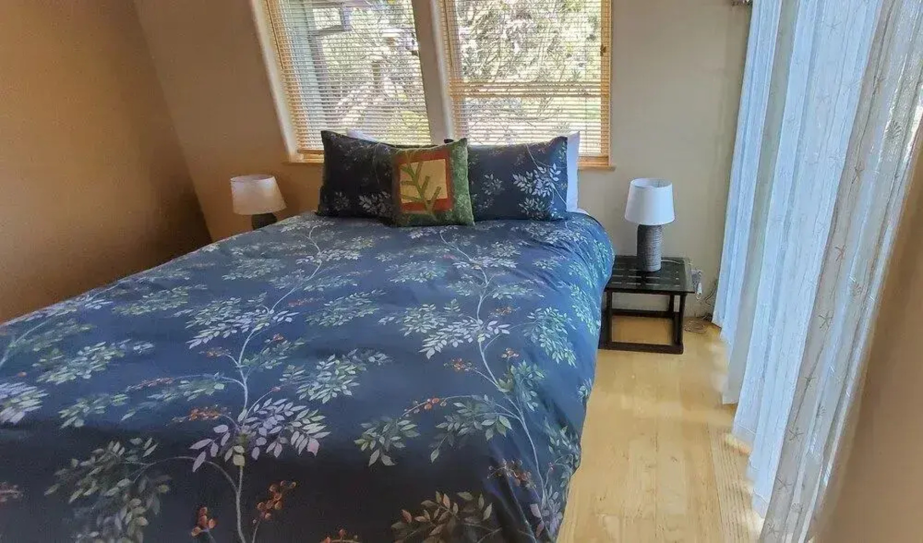 Seaside Garden Retreat 2 Bedroom Home by Redawning