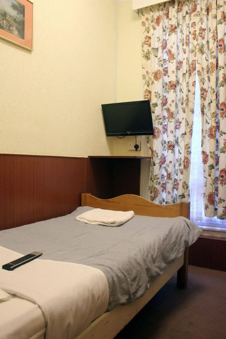 Holly House Hotel