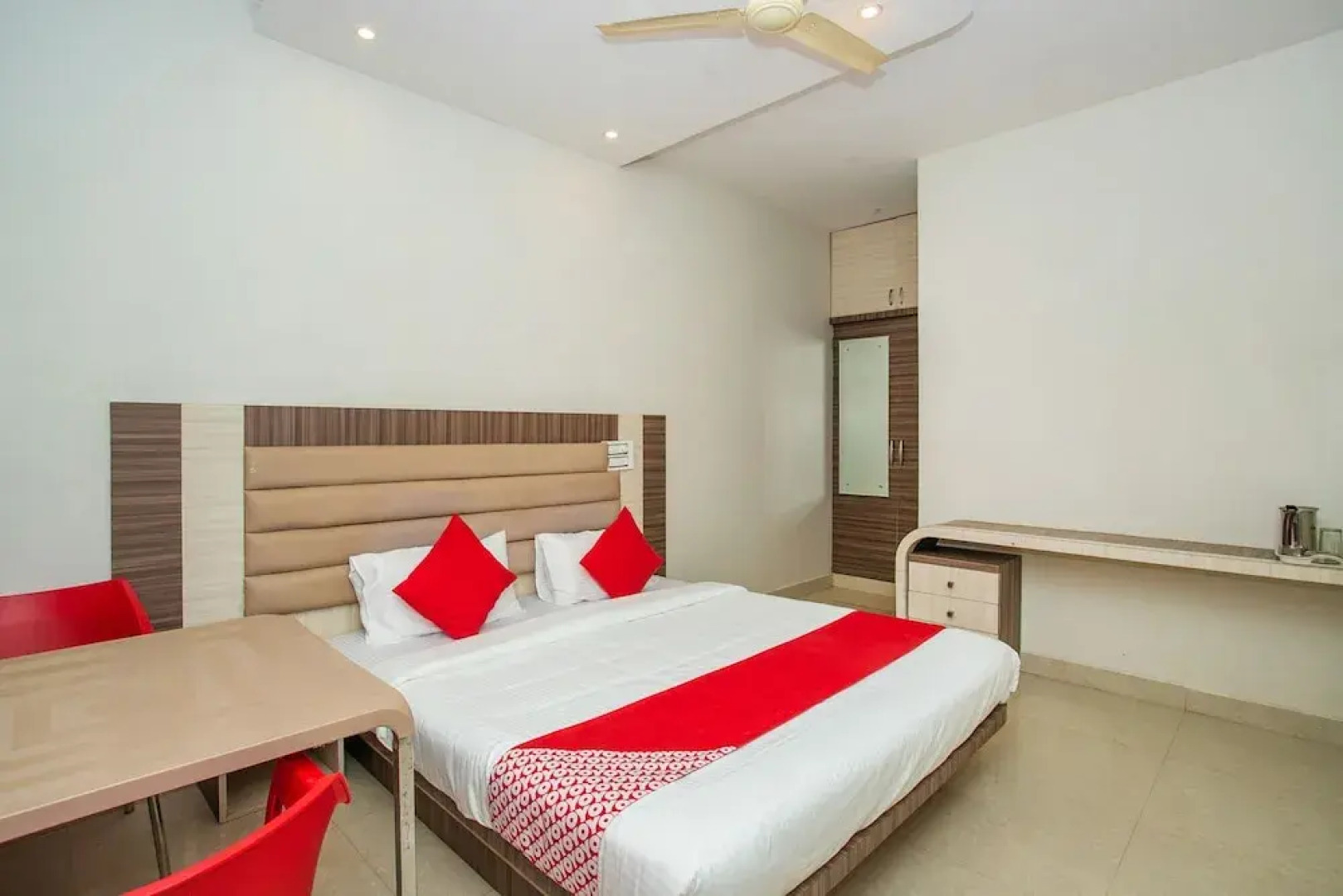 Oyo 19179 Lg Residency