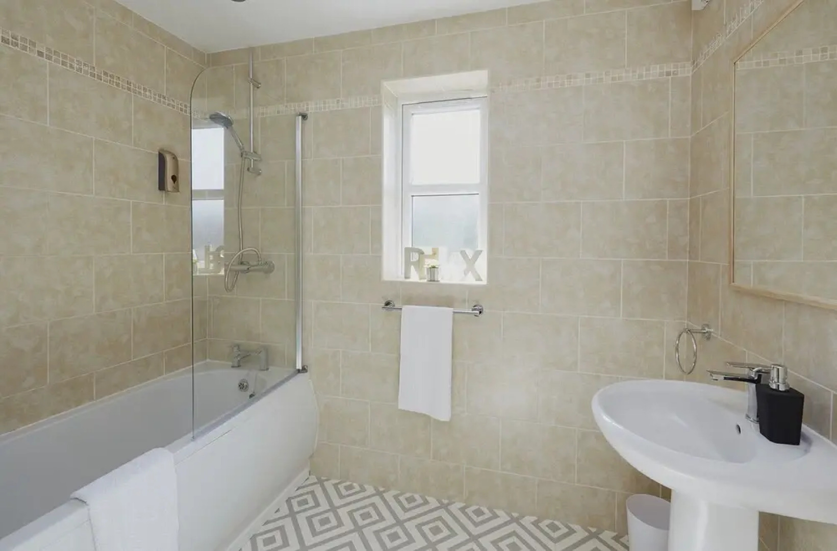 Lister's Nest Halifax Stunning Sleeps 12