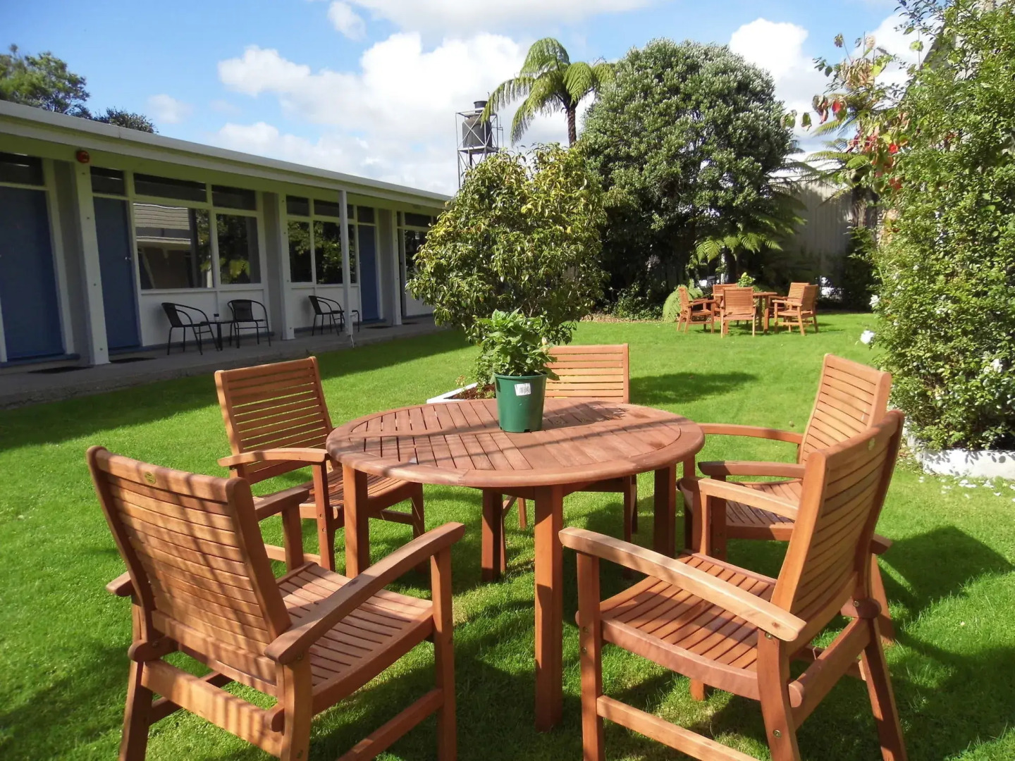 Westport Motor Hotel