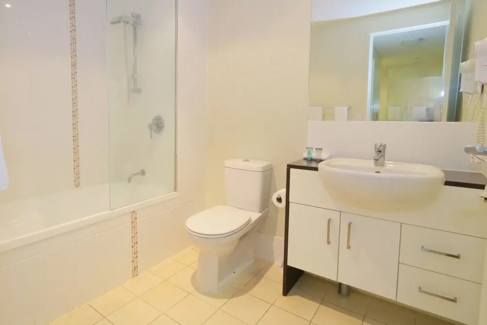 Drift North #2 - Swim up Apartment