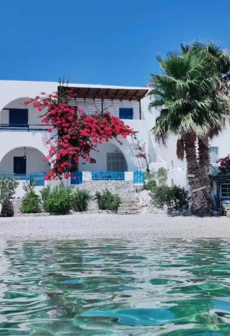 Family house by the seaside of Karavostasis