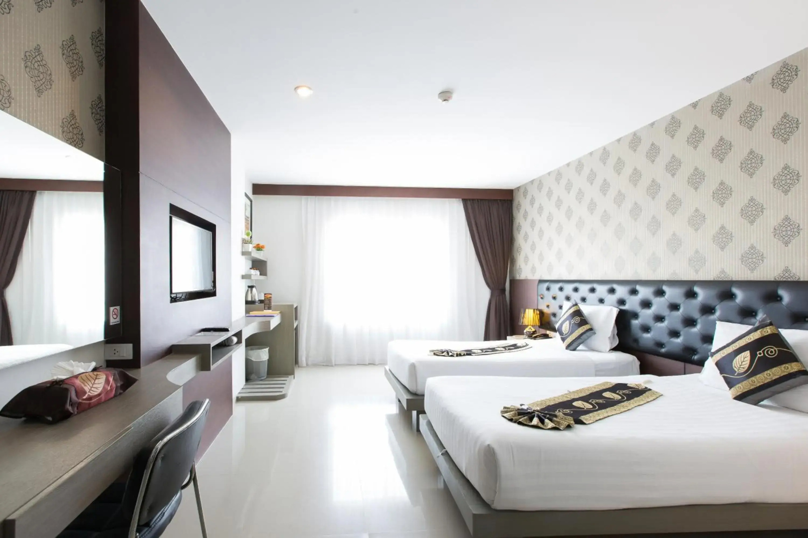 Hemingways Silk Hotel