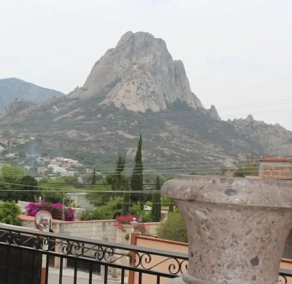 Hotel Villa Bernal