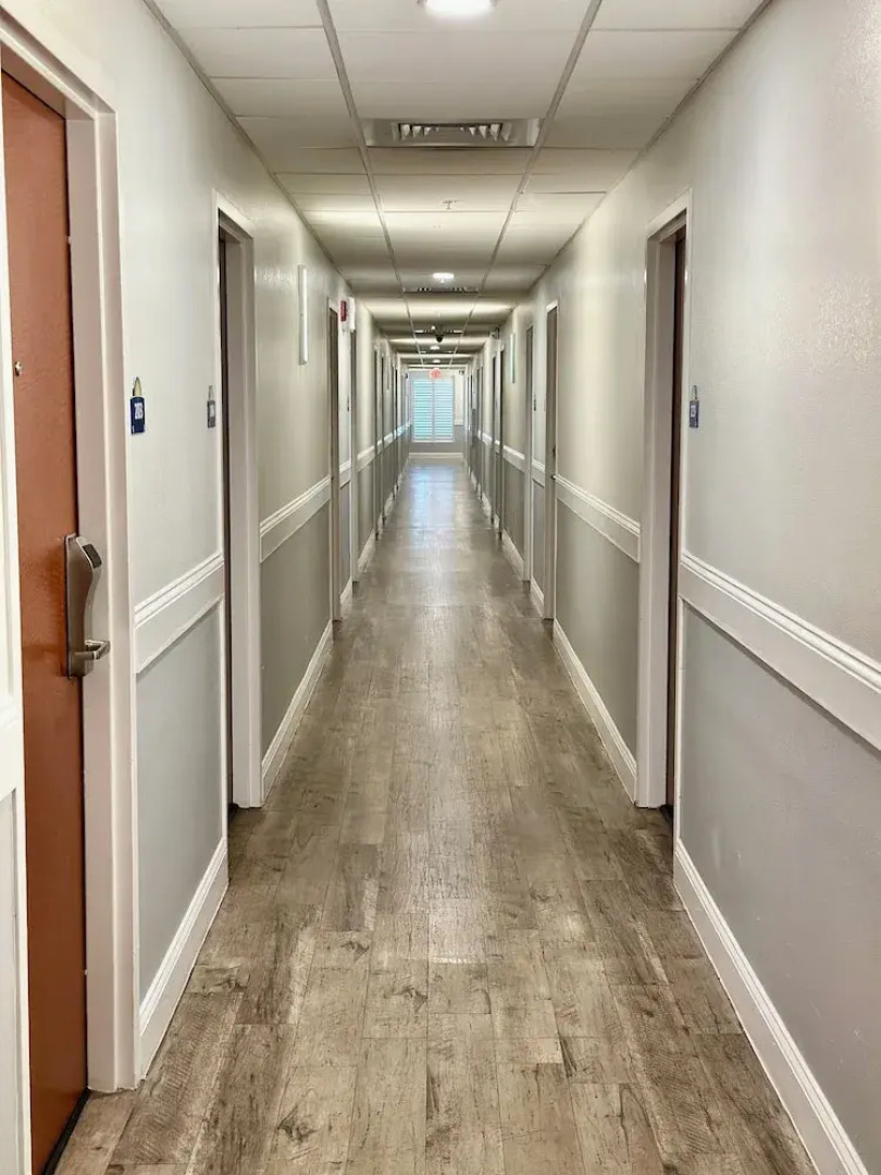 Days Inn & Suites Lakeland