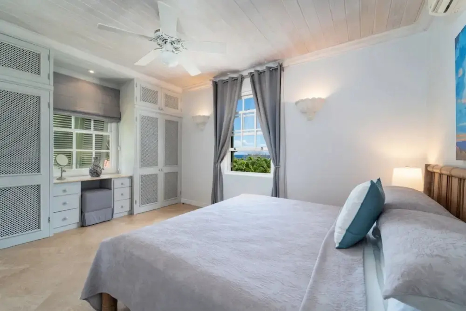 Beacon Hill 305 - The Penthouse by Blue Sky Luxury