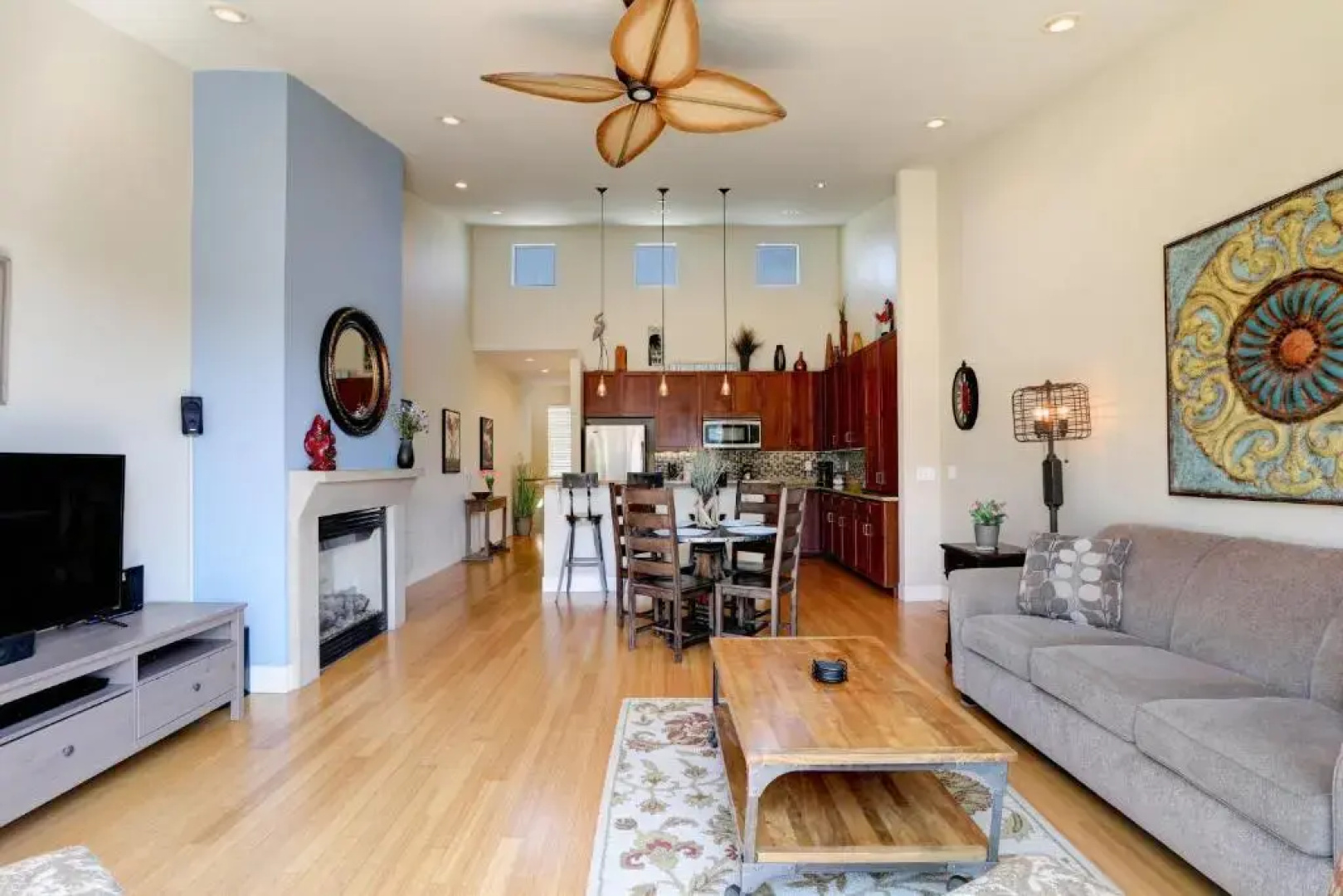 219 San Miguel
