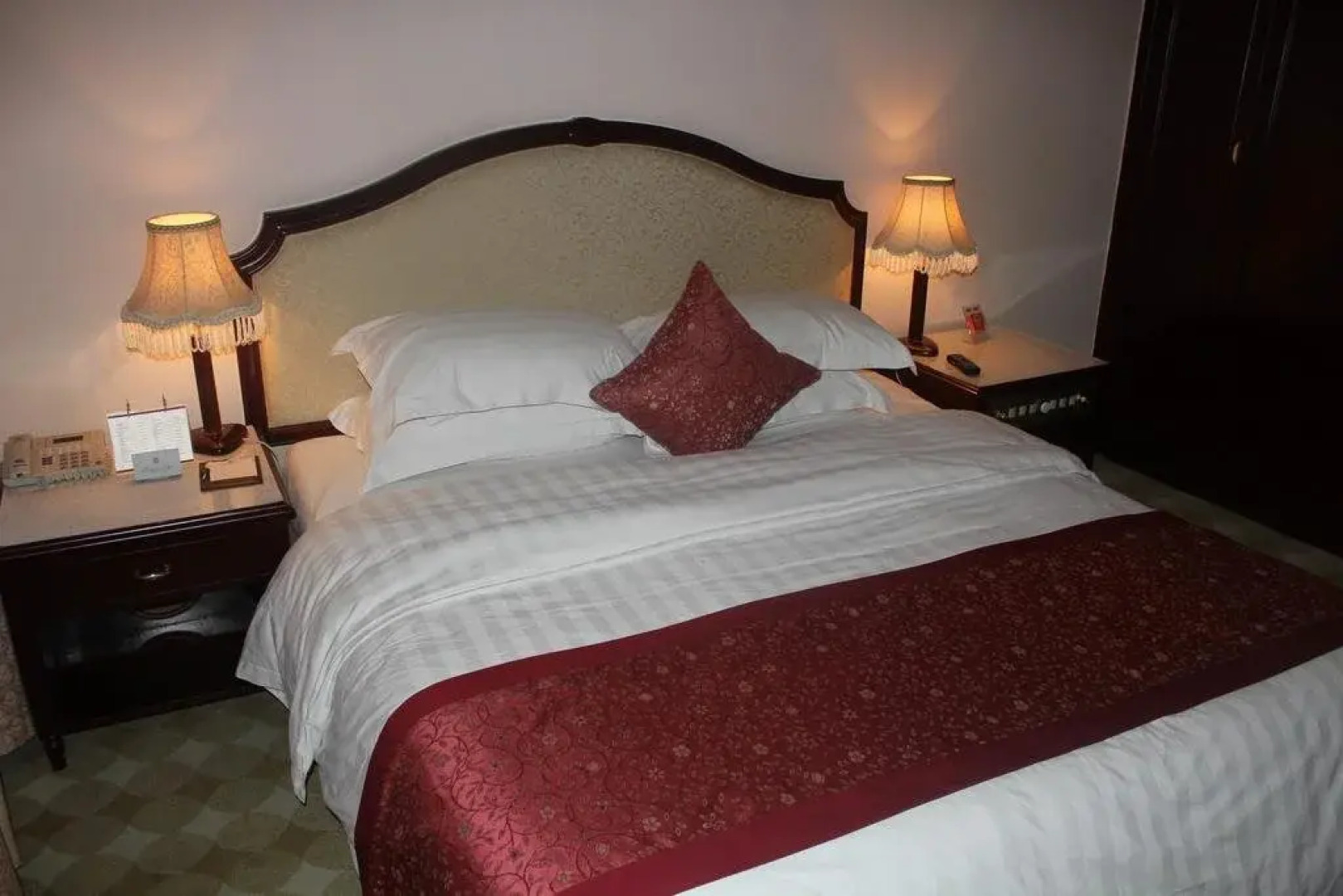 Guangyuan Dingshan Hotel