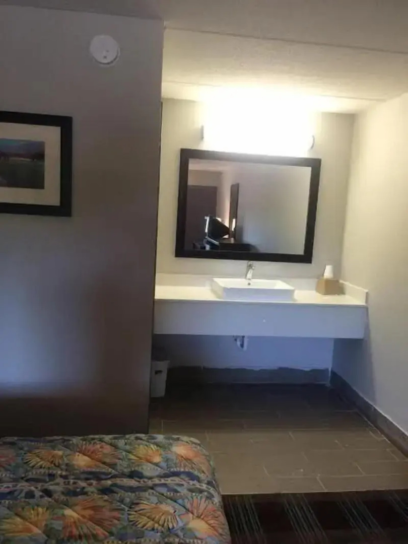 Lotus Inn and Suites Nashville