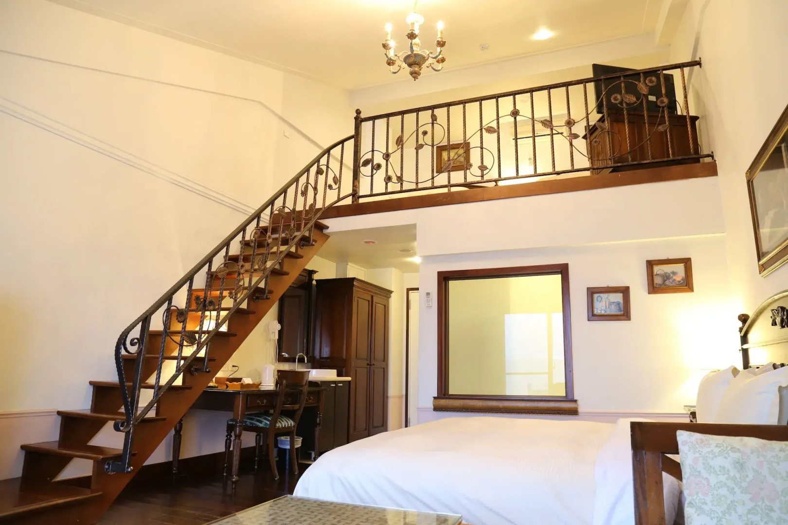 Shangrila Boutique Hotel