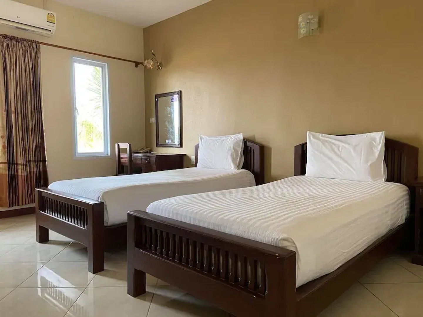 Prakaithong Hotel Phang Khon