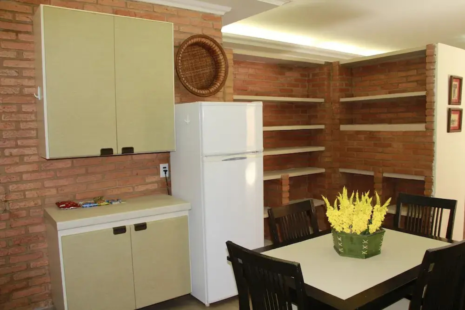 Paradise Inn Hotel e Lazer