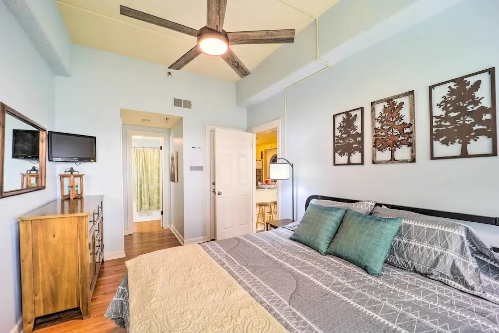 3 Mi to Sugar Mountain Resort: Condo w/ Balcony!