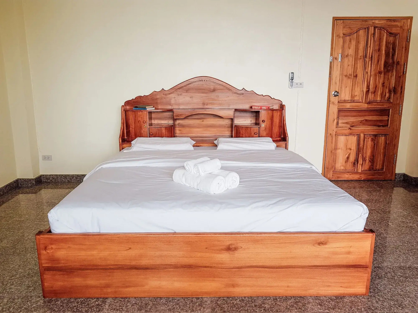 The Lake House Ko Yo