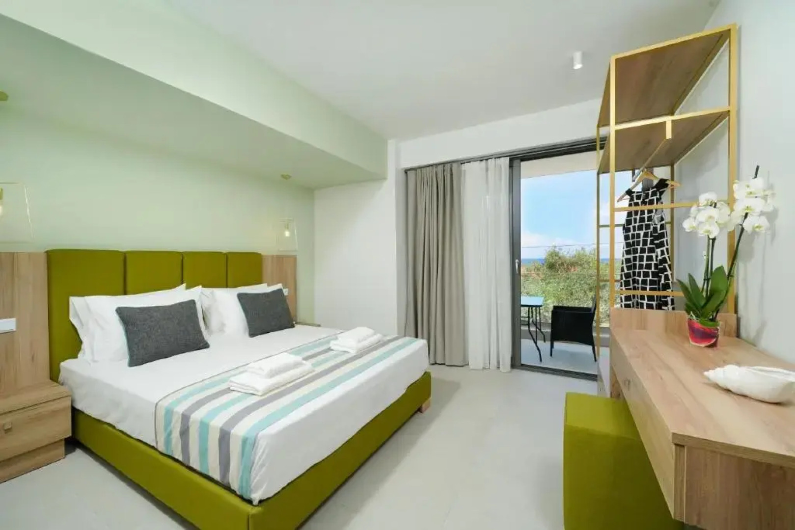 Miracle Suites by Klisma beach