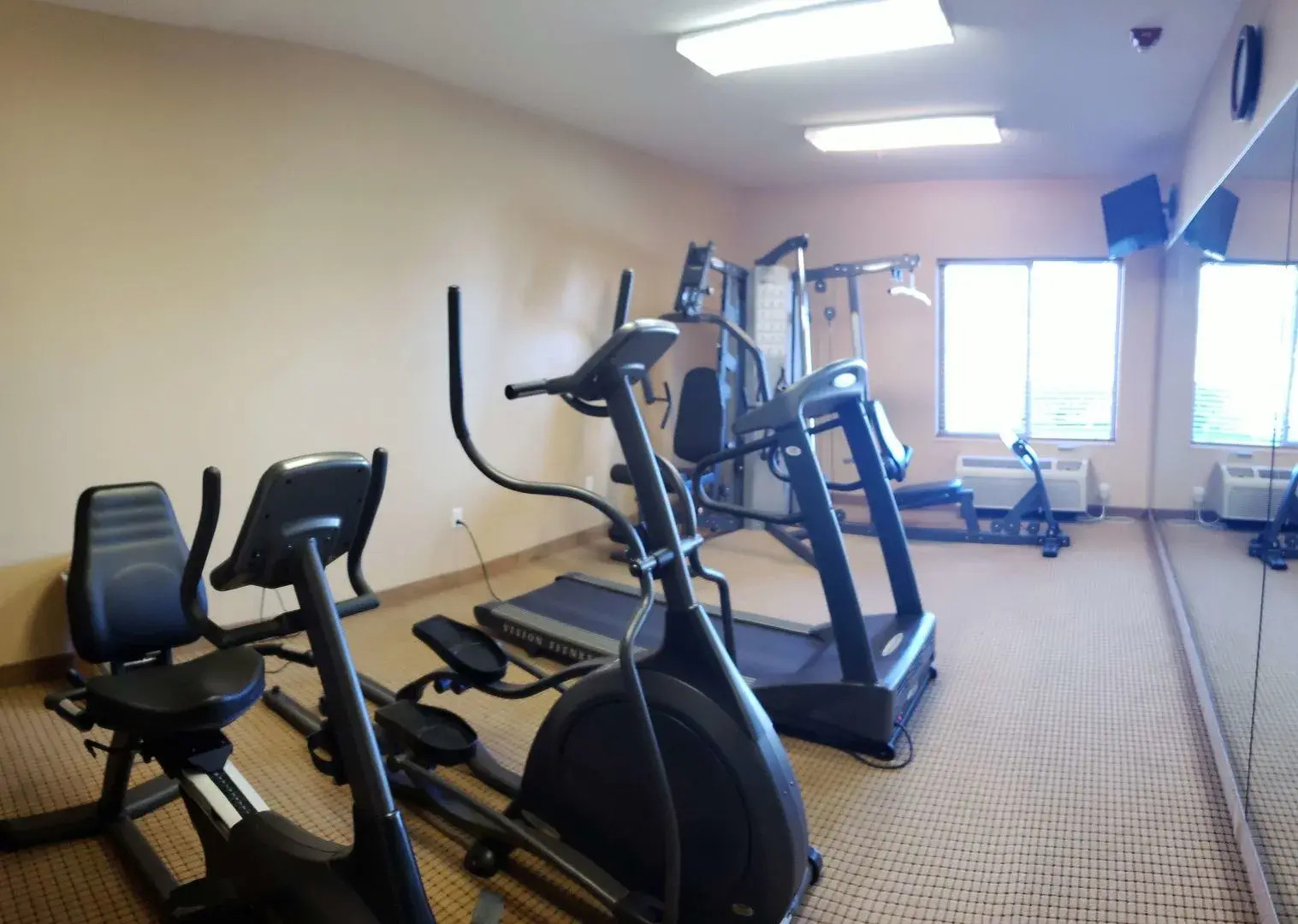 Saffron Inn & Suites