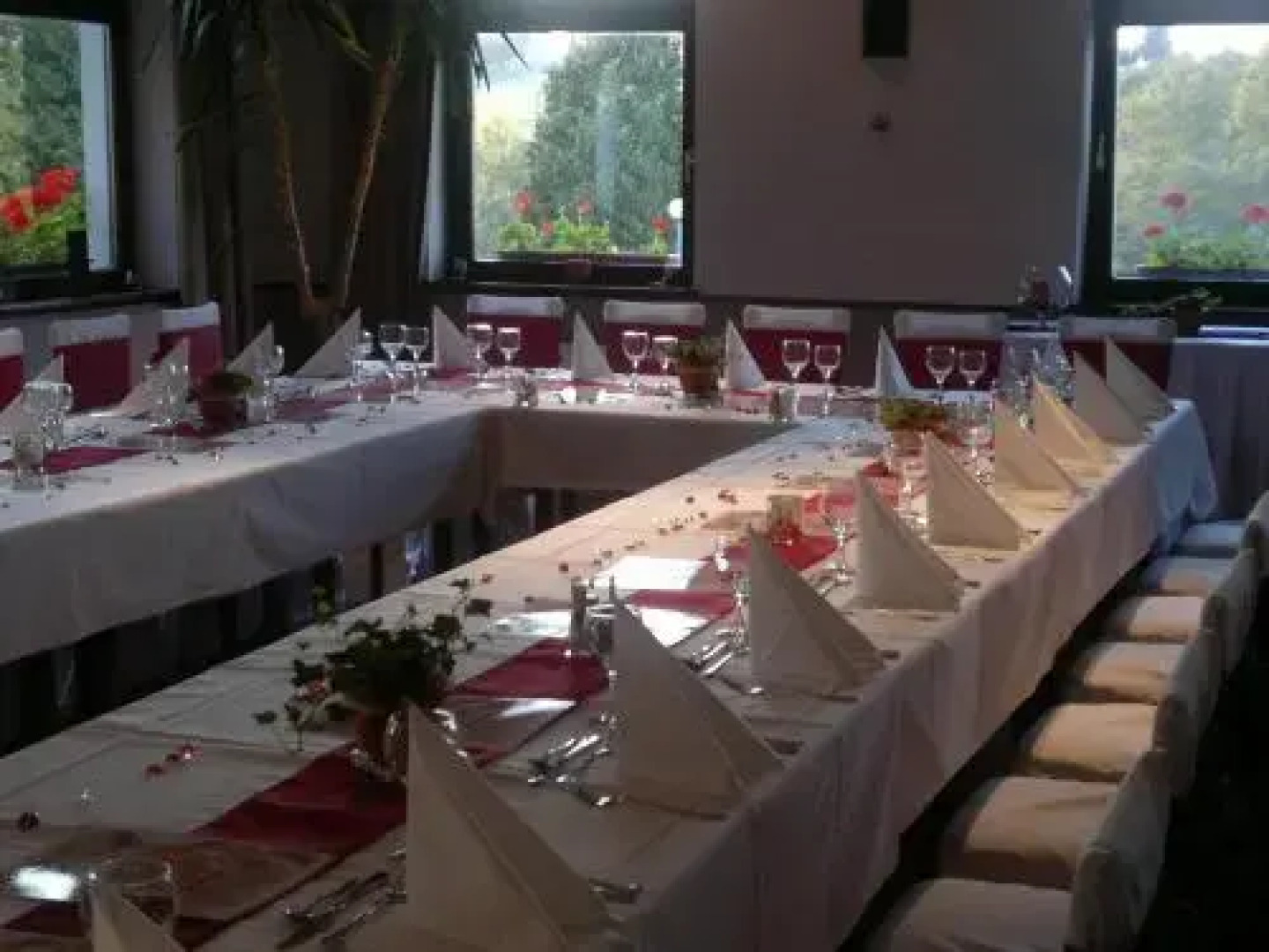 Apát Hotel és Étterem