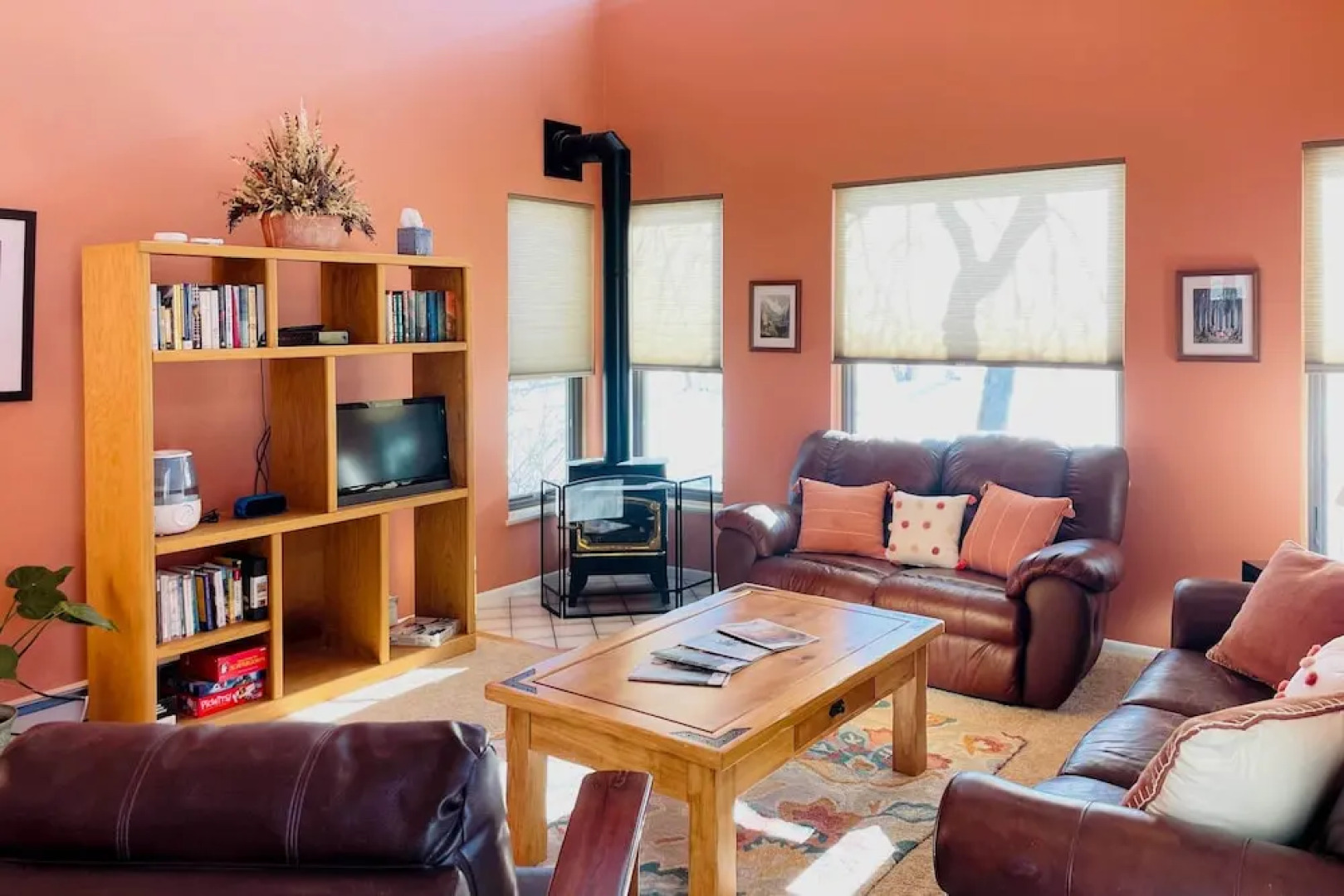 Sunlight Mountain Home w/ Hot Tub & View!