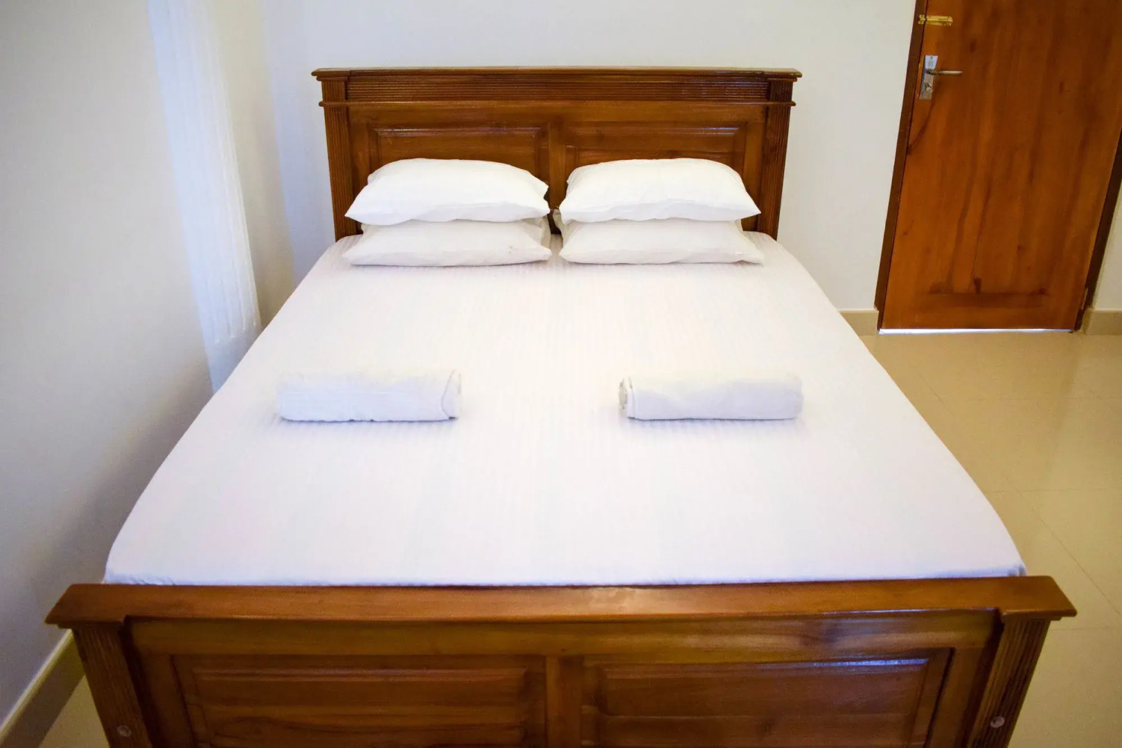 Yoho Menarigama Road