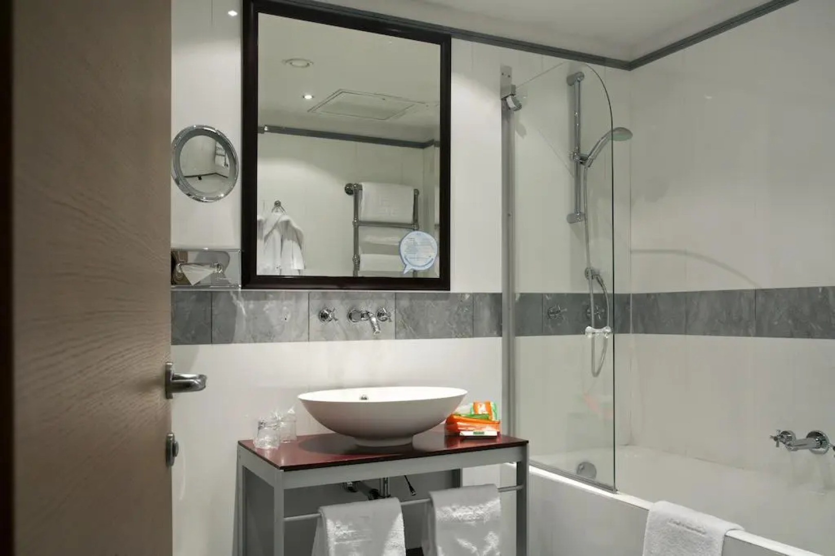 Отель NH Milano 2