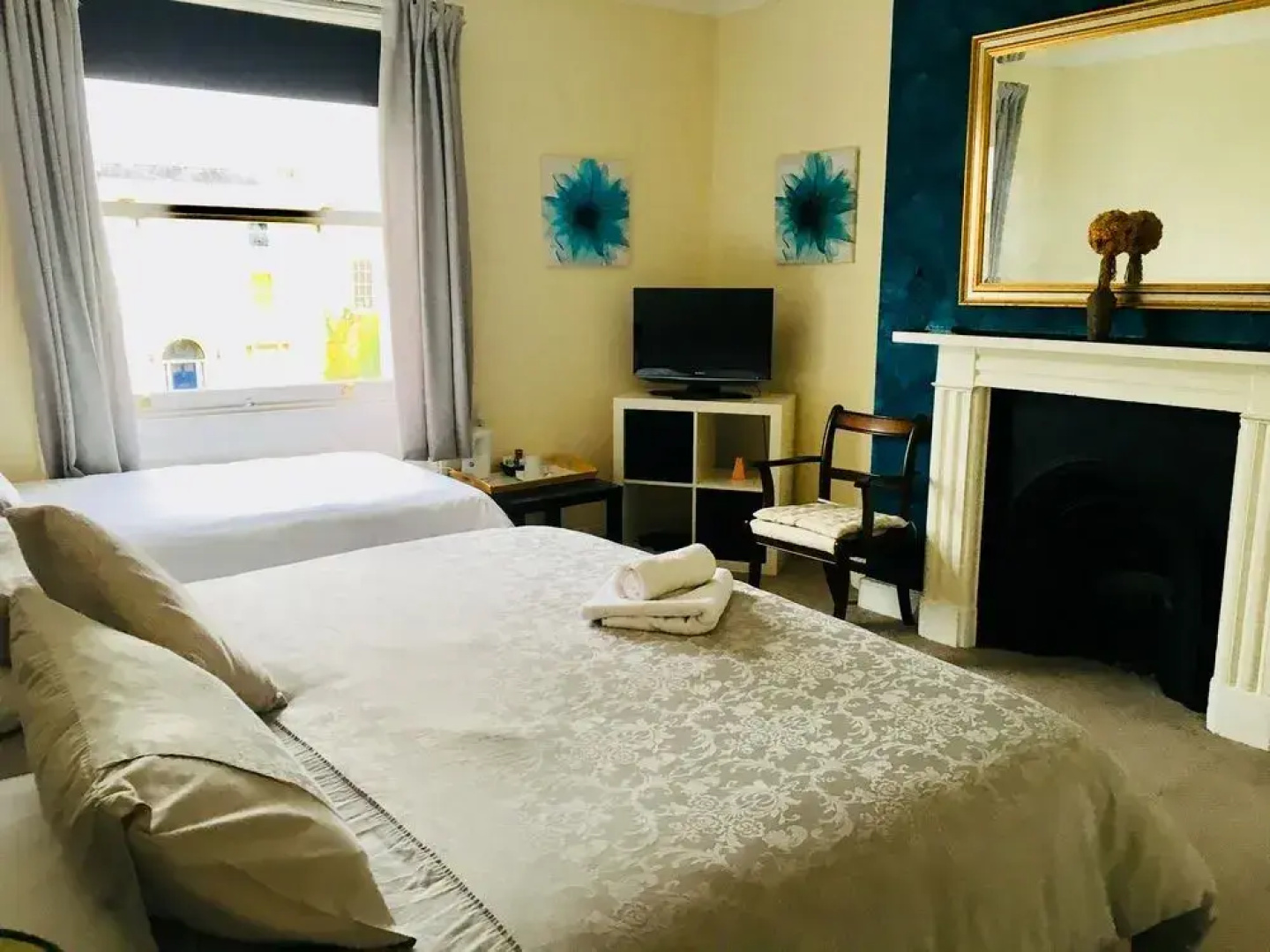 Bentons Guest House