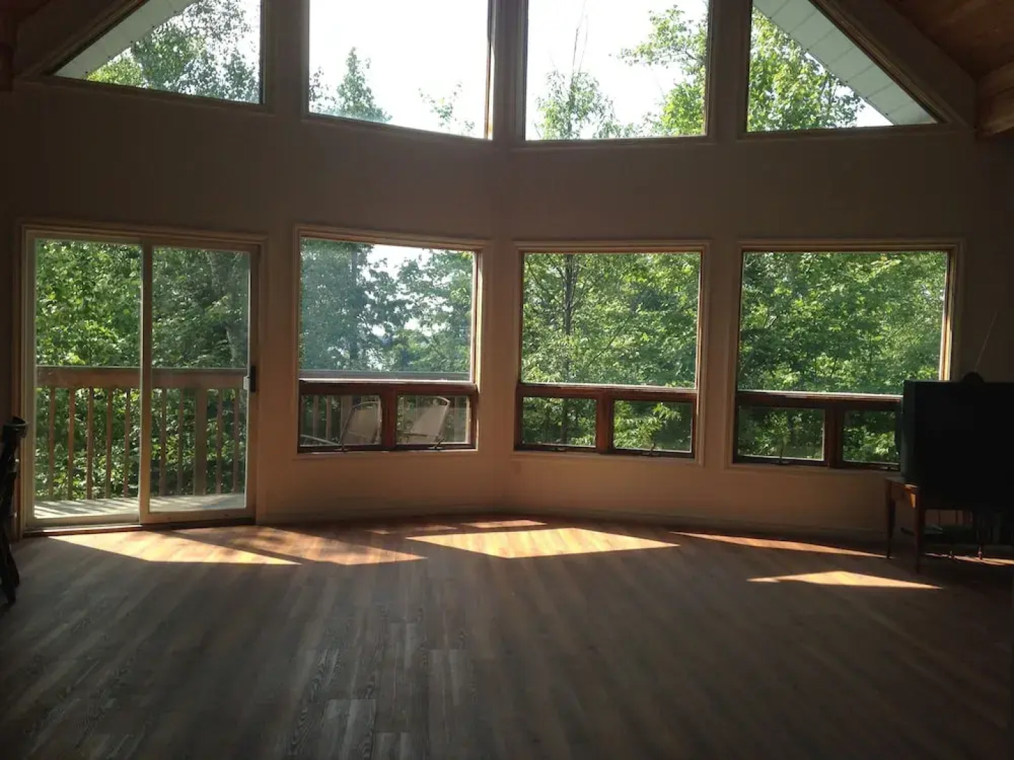 Warbler's Roost Country Inn B&B