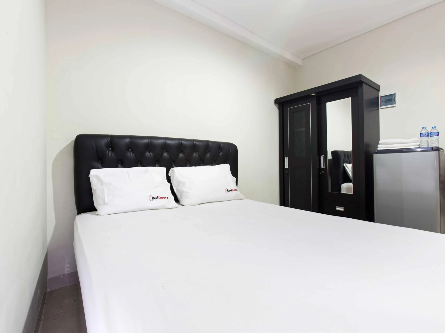 RedDoorz Plus near Lippo Cikarang Mall