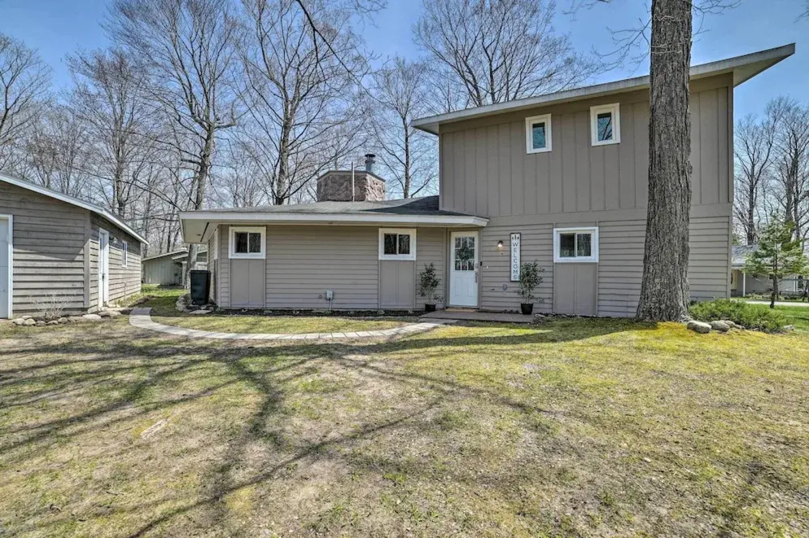 Close to 3 Ski Areas: Michigan Family Retreat!