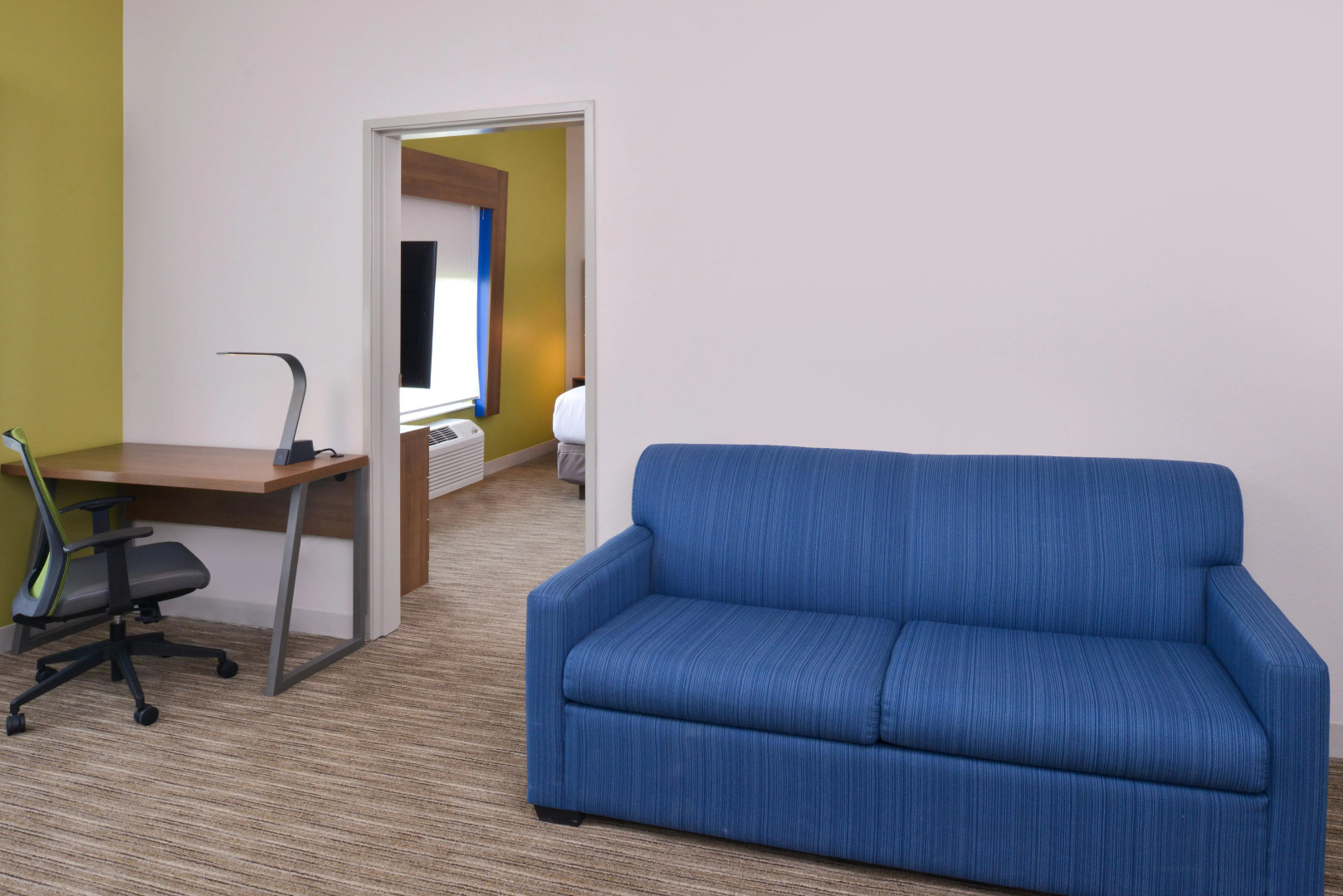 Holiday Inn Express & Suites Omaha - 120th and Maple by IHG