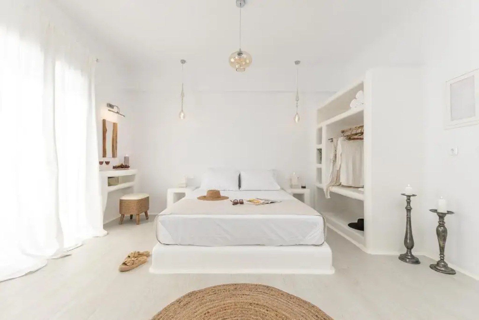 Ariadne's Crown Suites