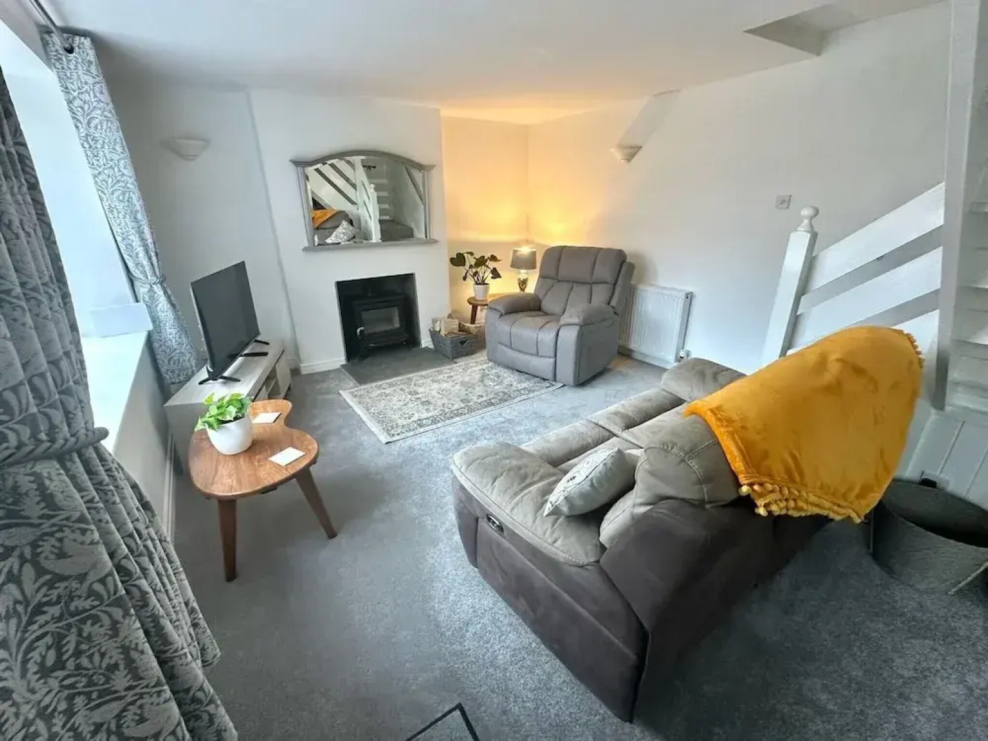 2 Bedroom Cottage Free Private Parking Fire Place