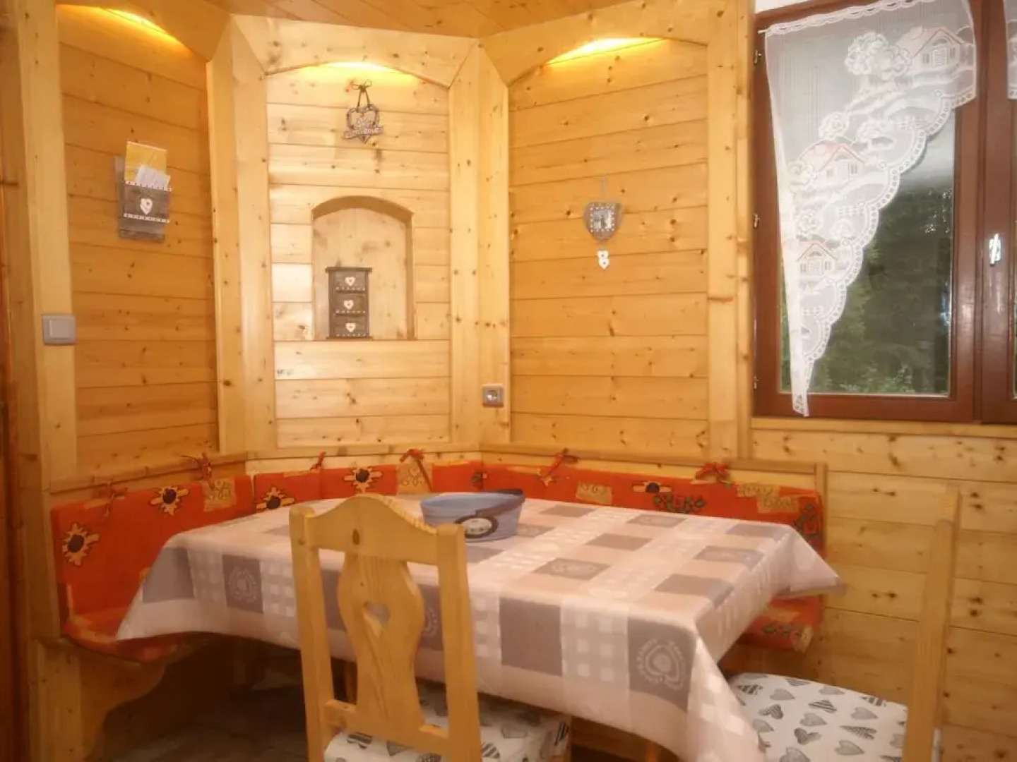 Quaint Chalet in Ventron With Roofed Terrace