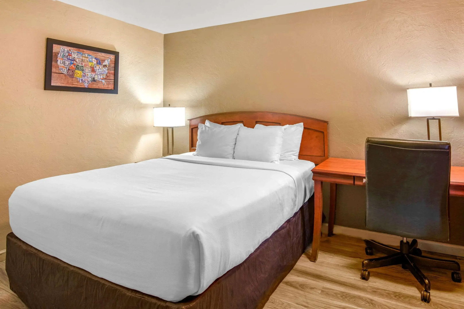 Econo Lodge  Inn & Suites Durango