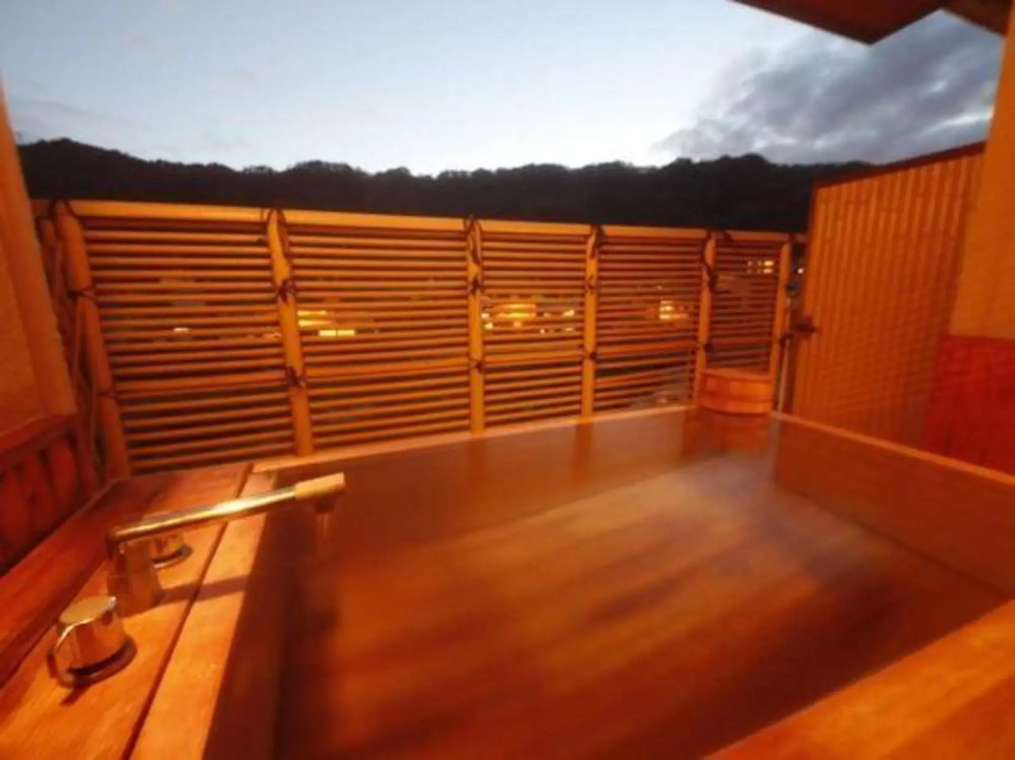 Izanro Iwasaki Ryokan