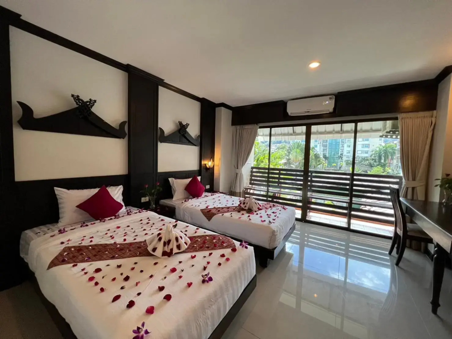 Отель Patong Heaven