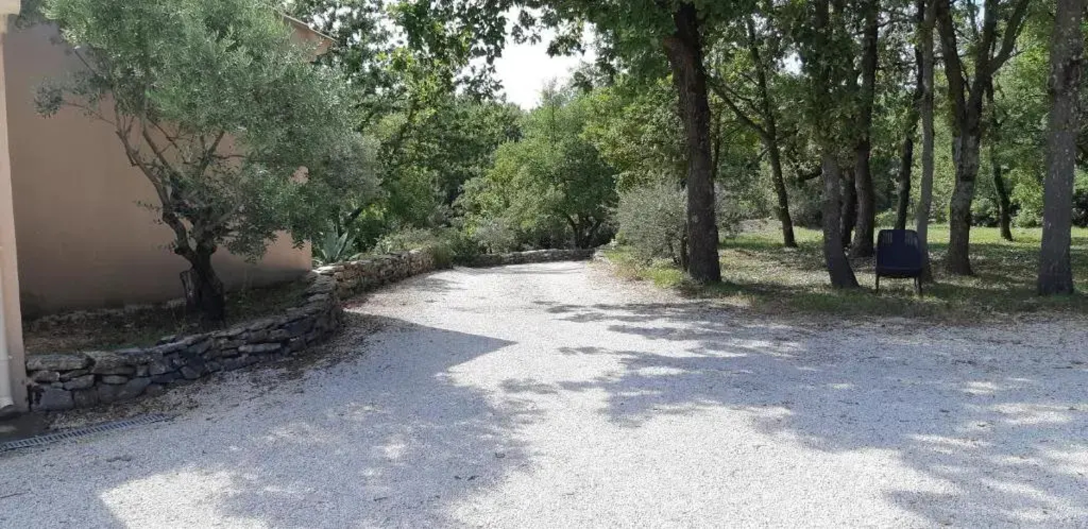 T2 Au coeur des chênes 1831 route de Mazaugues