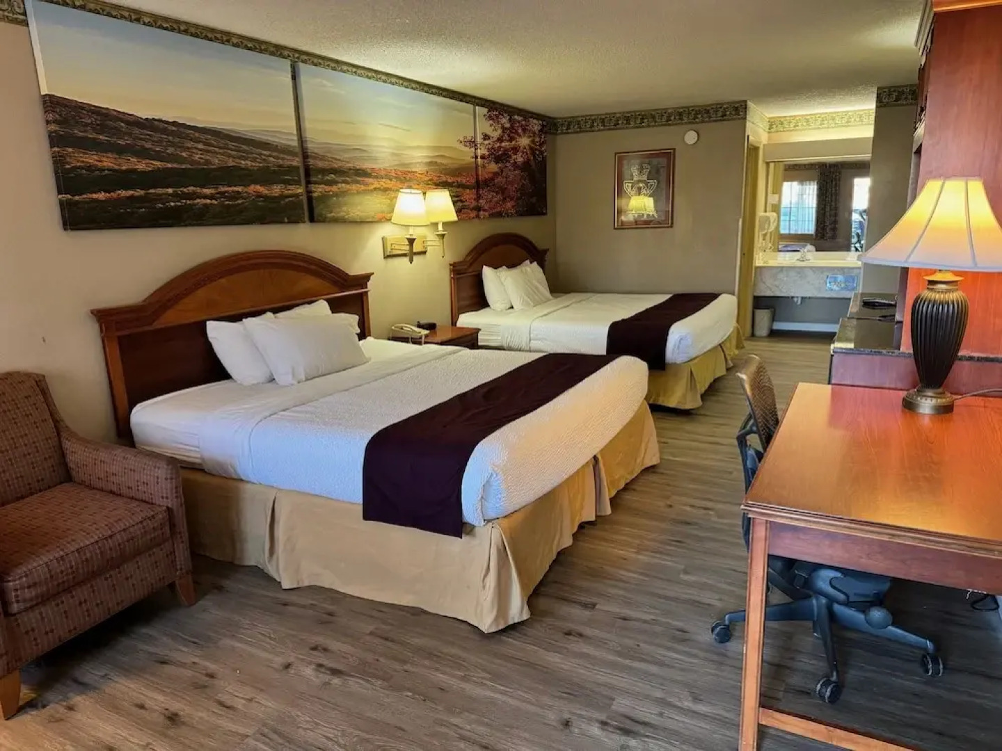 Days Inn And Suites Starkville