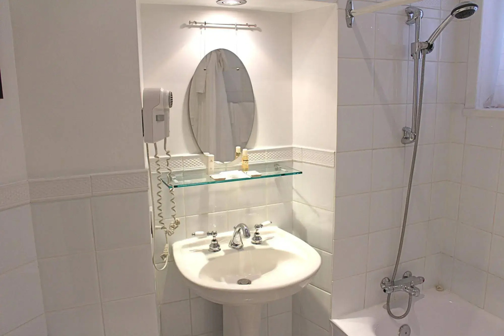 Hotel Charles-Alexandre - Par Aneyro